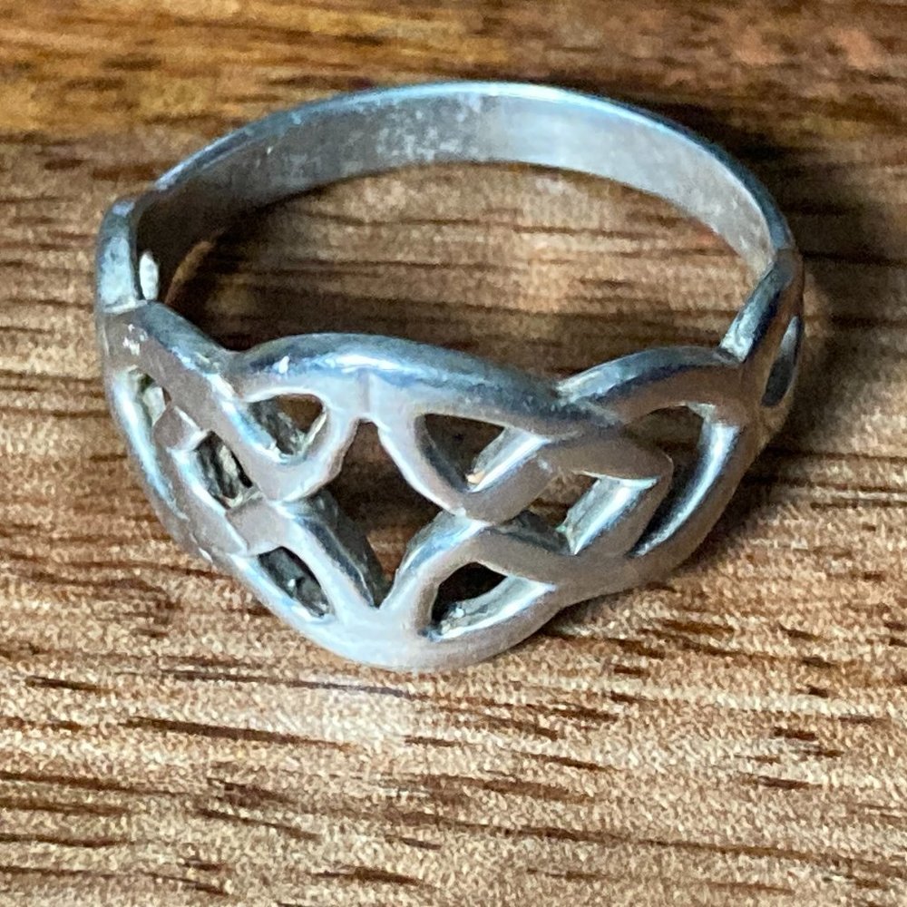 Celtic Knot Ring in Sterling Silver Size 9